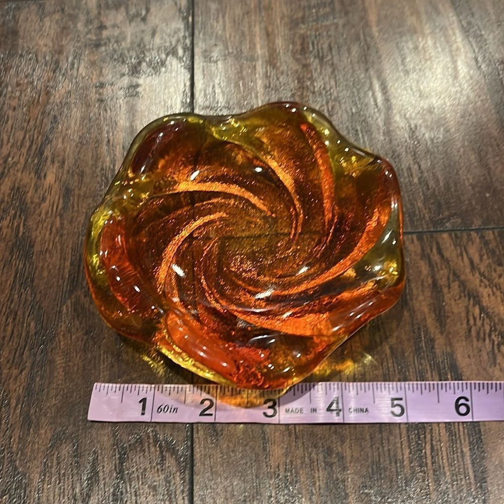 Vintage MCM Amberina Swirl Art Glass Ashtray Candy Trinket Dish - Picture 5 of 5